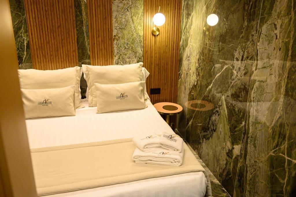 Luxury Suite Napoli Екстериор снимка
